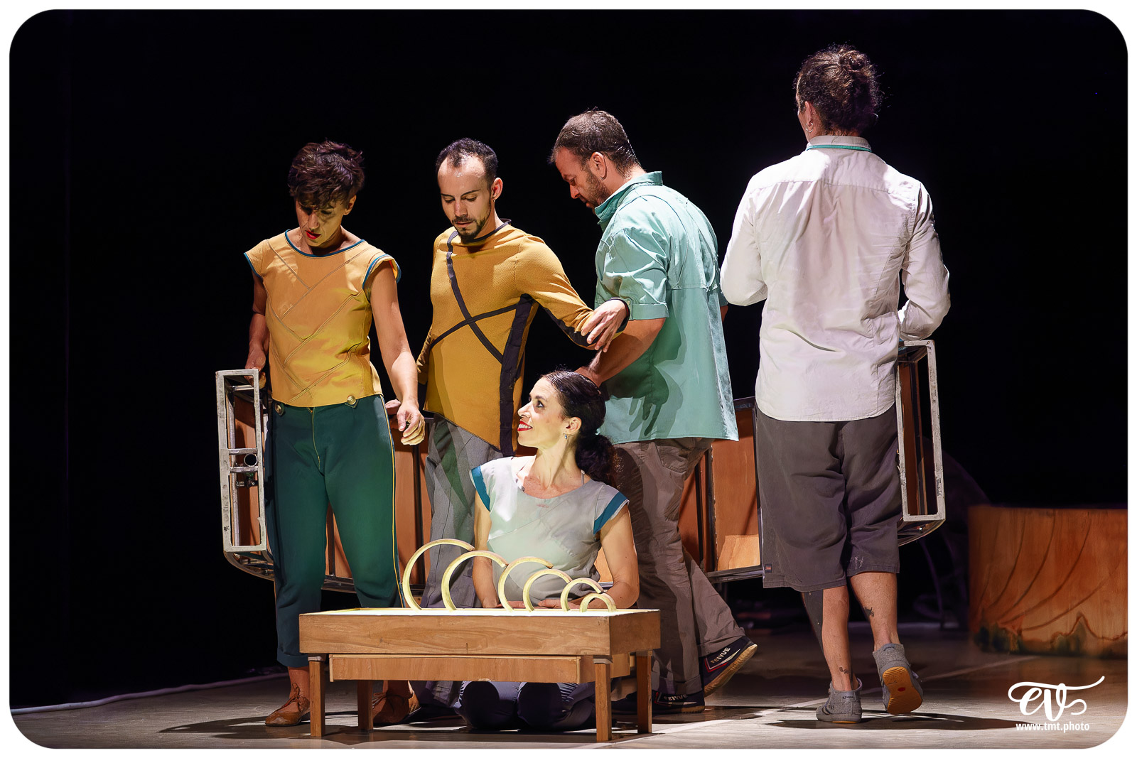 ESENCIAL (VAIVEN CIRCO)